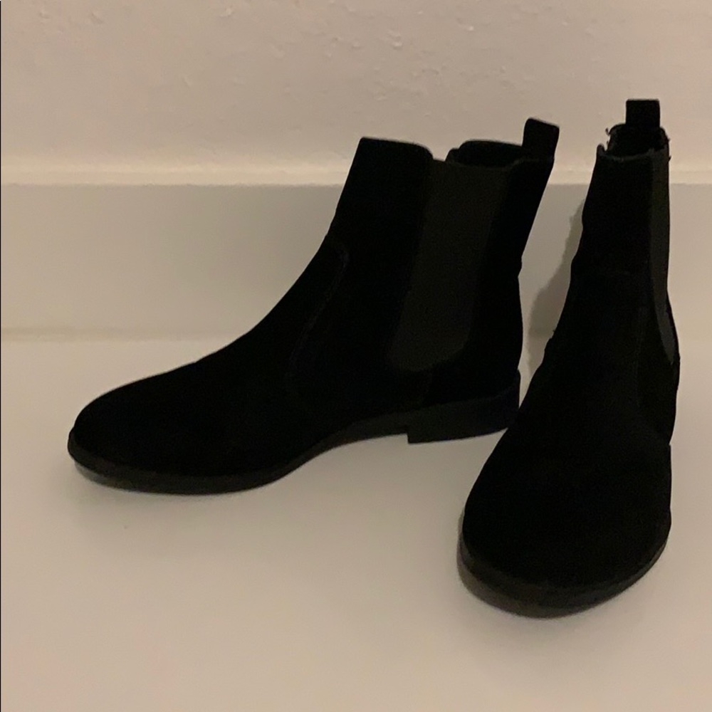 Black boots
